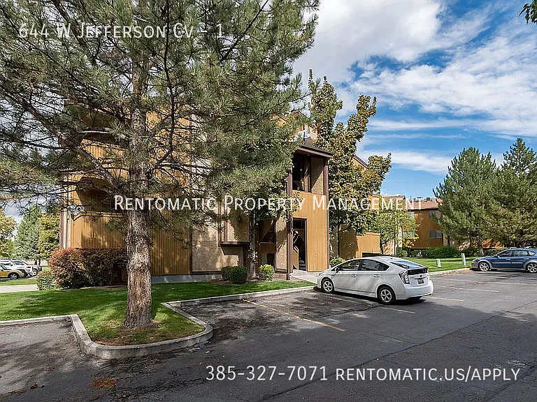 644 W Jefferson Cv #1 — Photo 19