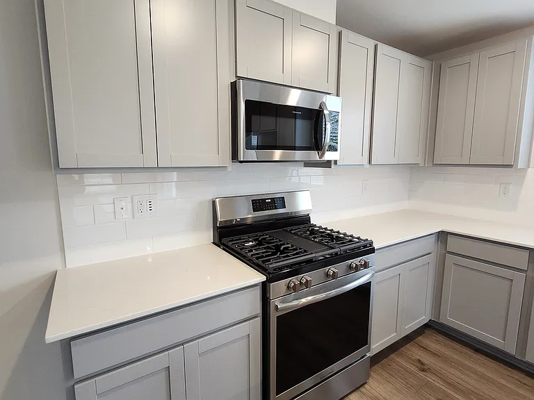 708 Peyden Ln — Photo 8
