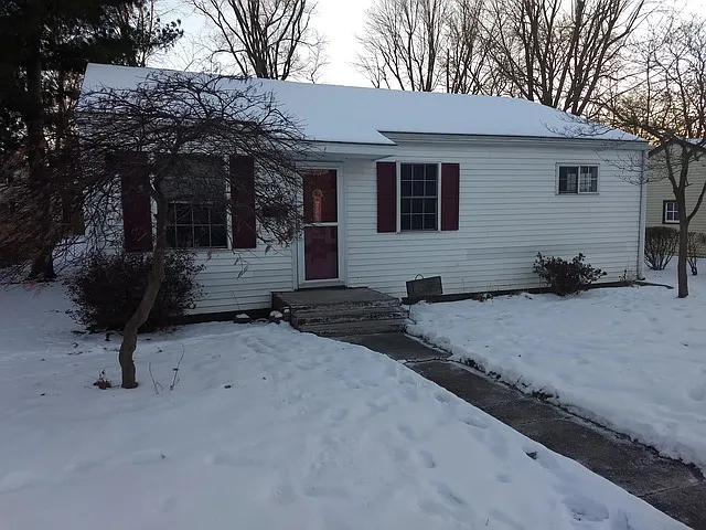 805 E Overton St photo 1