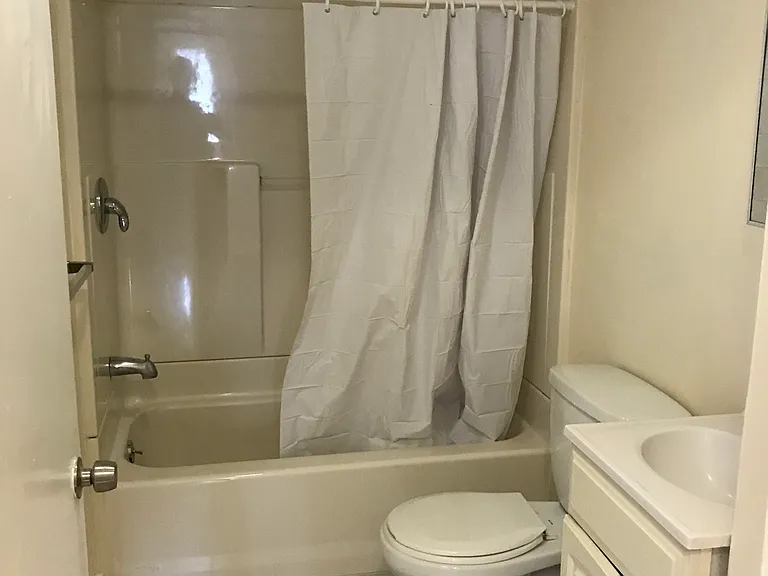 725 Bridge St #1 — Photo 8