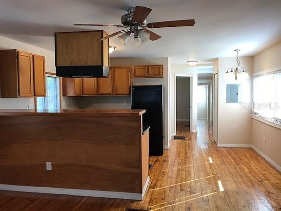 3rd image of 1121 Wyoming Ave
