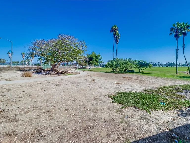 4774-80 W Point Loma Blvd — Photo 25