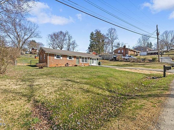 4th image of 226 Brandonwood Dr