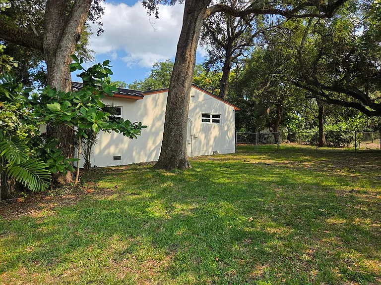 13040 N Miami Ave — Photo 10