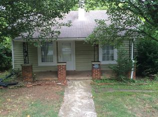 1064 Queen Ann St, Burlington, NC 27217
