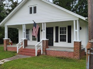 205 N Dudley St, Burgaw, NC 28425
