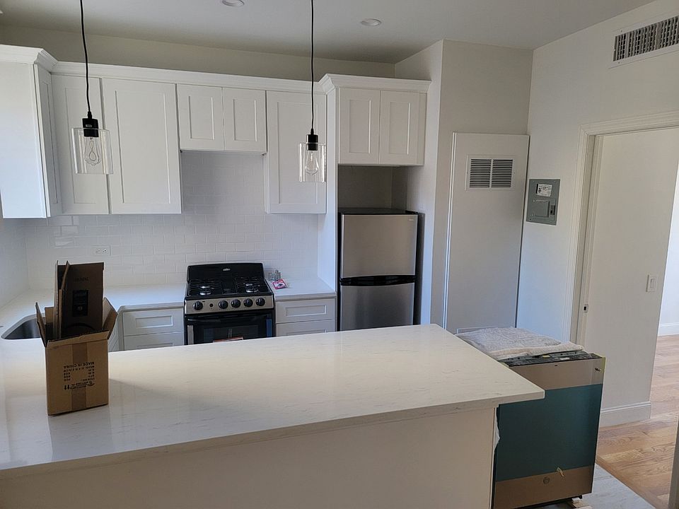 1st image of 8204 17th Ave Floor 2