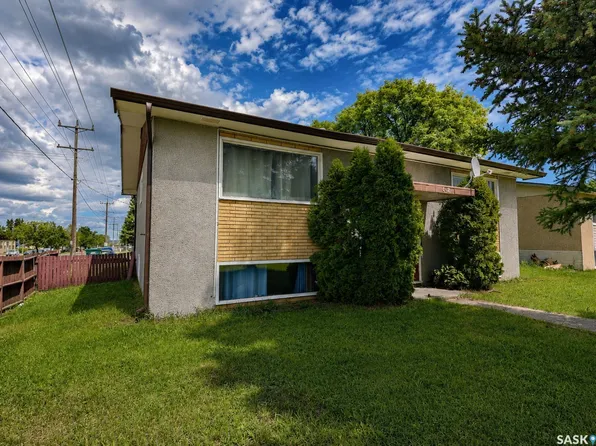 602 28th Street E, Prince Albert, SK S6V 1X9