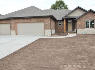 633 Santa Monica Dr, Nixa, MO 65714