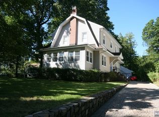 55 Tenafly Rd, Tenafly, NJ 07670