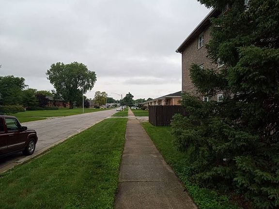 4th image of 521 Merrill Ave