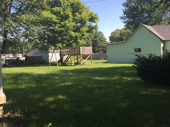 2nd image of 712 W County Road 600 S