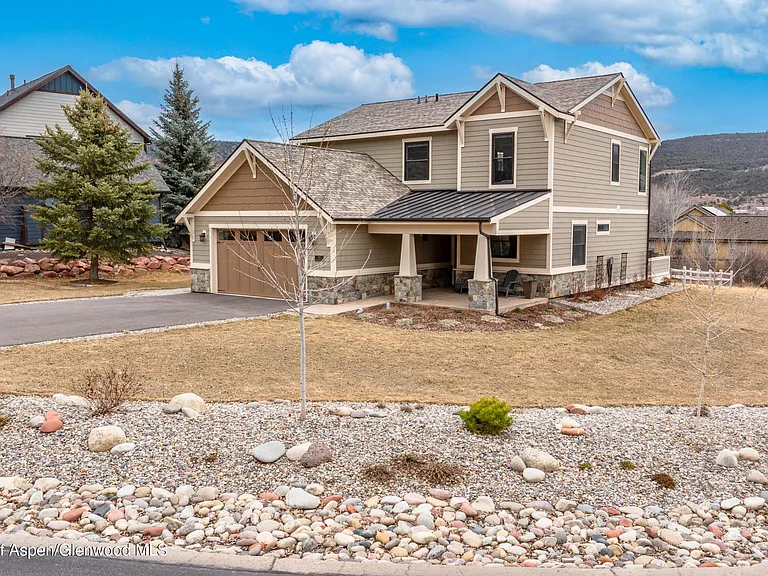 196 Silver Mountain Dr — Photo 3