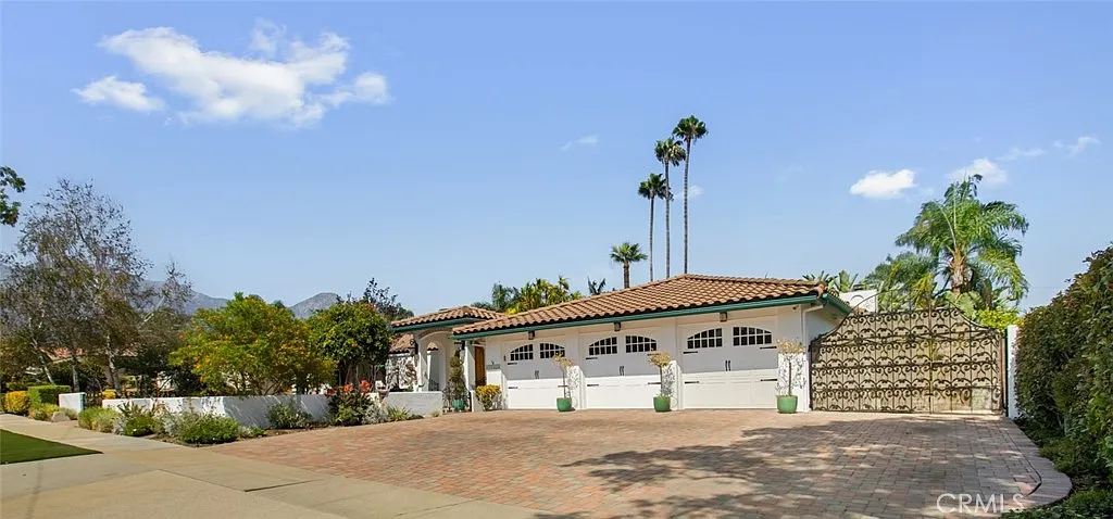 3 bed, 5.0 bath, 3465 sqft, $6,000 — Photo 3