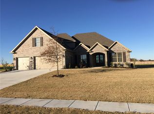 420 Twin Falls Pl, Farmington, AR 72730