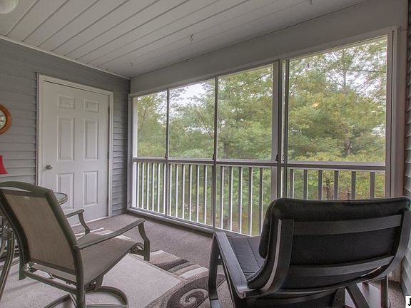 4th image of 862 W Barrington Cir #7