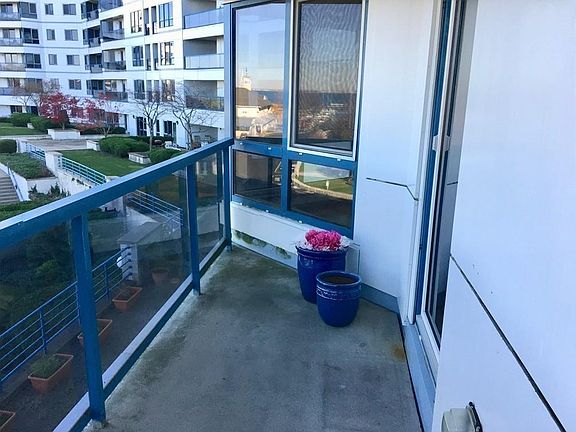 4th image of 2001 Marina Dr APT 202