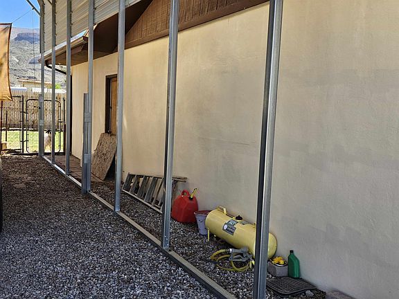 5th image of 701 S Canyon Rd