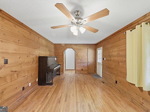 3rd image of 270 Big Bear Ct