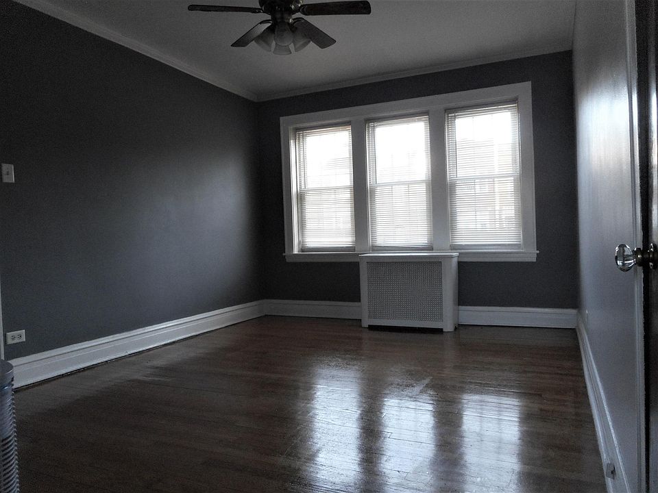 1st image of 4114 W Barry Ave APT 1