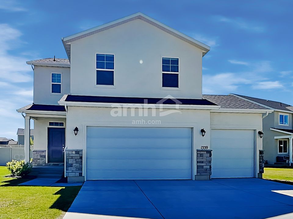 1st image of 1339 E White St