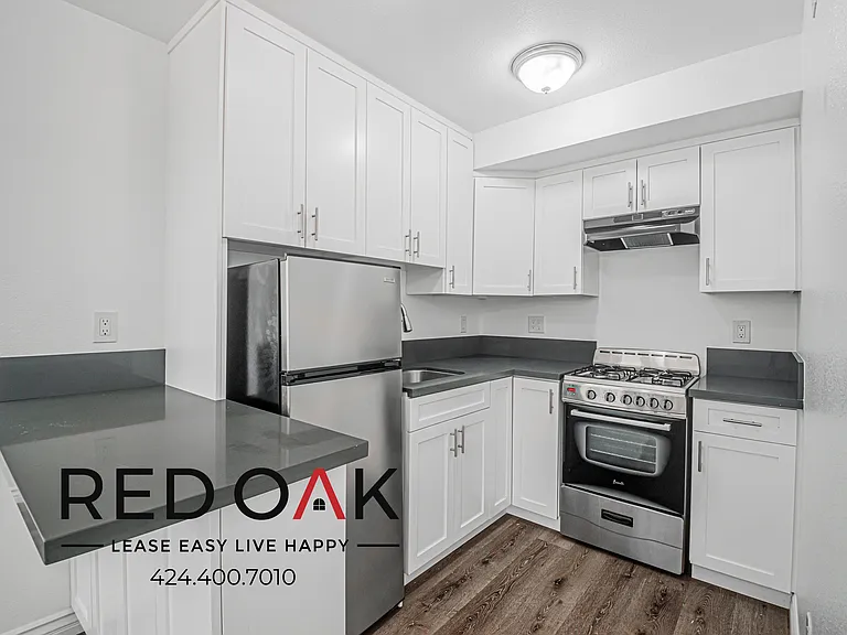 545 W 14th St #22 — Photo 2