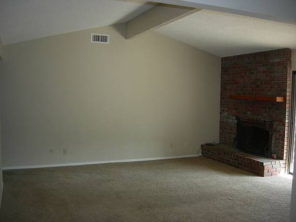 5th image of 279 E Portland Ave