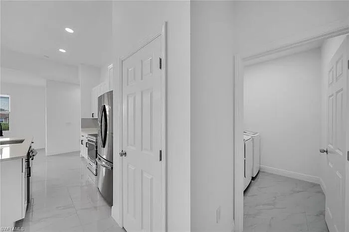 438 Poplar St — Photo 12