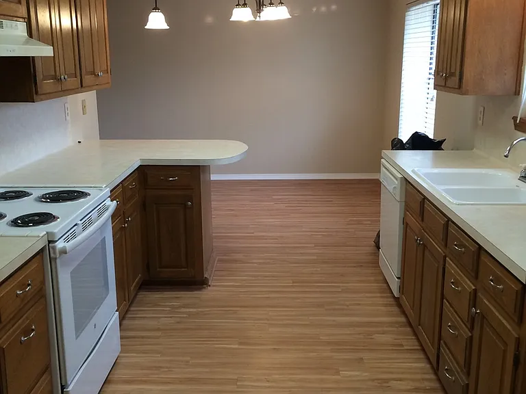 10616 Debbie Ln — Photo 7