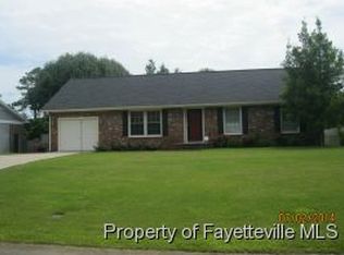 3563 Pioneer Dr, Hope Mills, NC 28348