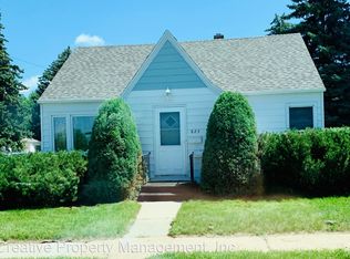 823 6th St SW, Minot, ND 58701