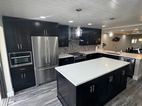 120 1st St E APT 109, Tierra Verde, FL 33715