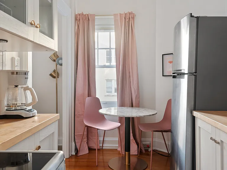 2015 NW Flanders St #408 — Photo 23