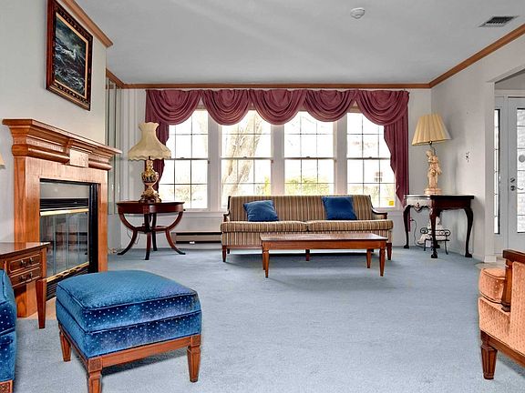 5th image of 11 Standish Dr
