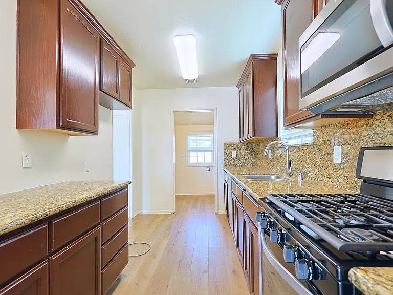 1113 S Pine Dr — Photo 24
