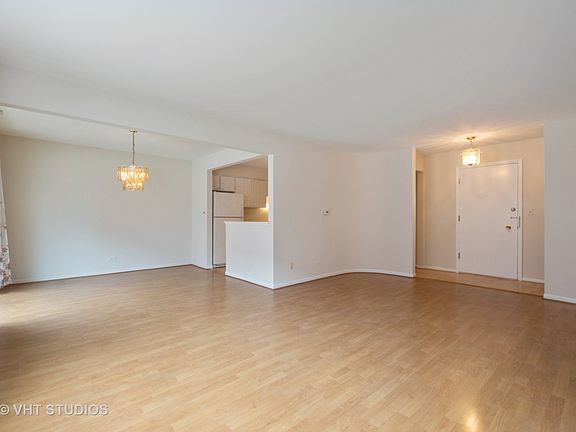 3rd image of 8230 Elmwood St #205