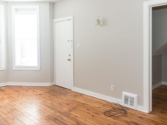 2nd image of 2314 W Winnemac Ave APT 1F