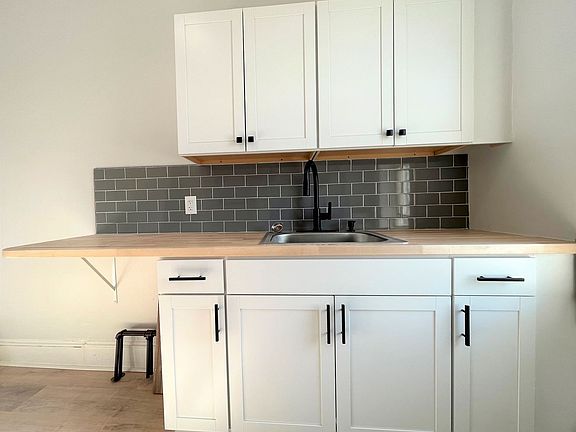 3rd image of 300 Elm Pl APT 7