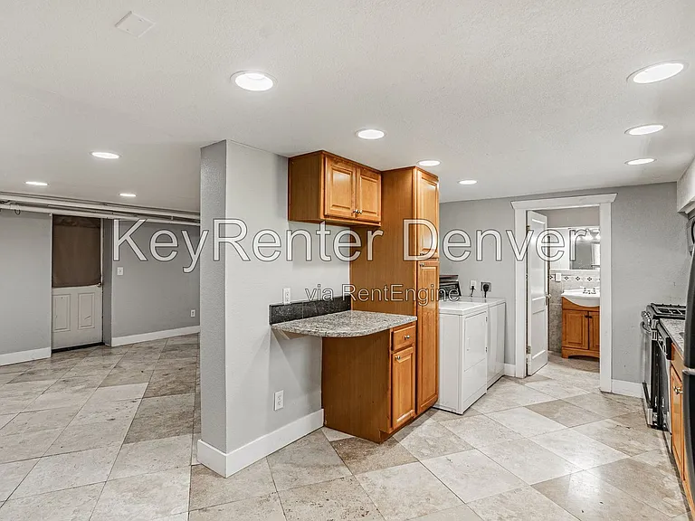 945 N Washington St #100 — Photo 16