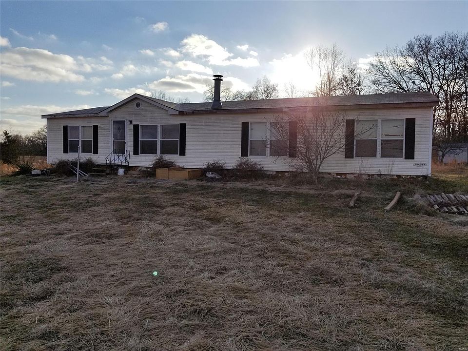 2nd image of 20 Margaret Dr