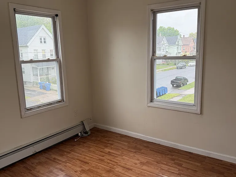 203 Maple St — Photo 5
