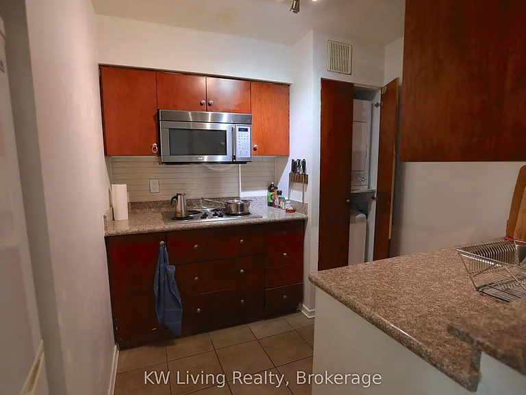 1055 Bay St #1209 — Photo 3