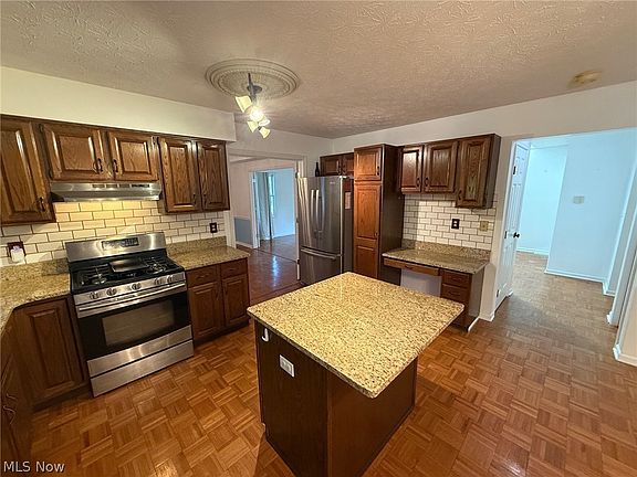 2nd image of 1273 Sharonbrook Dr