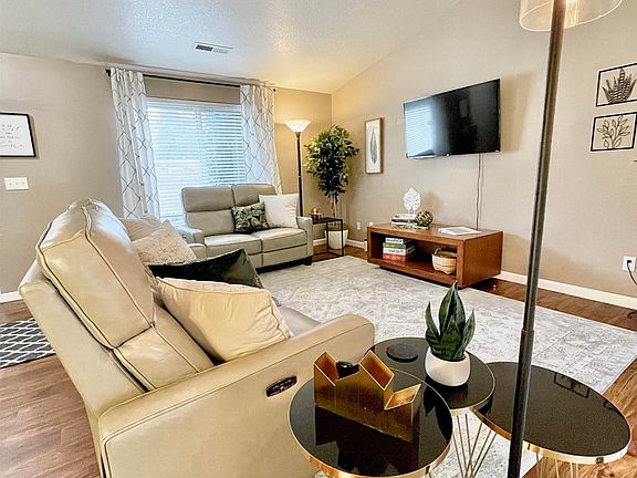 5th image of 135 Wander Way SE