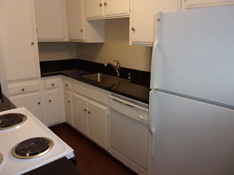245 W California Ave — Photo 20