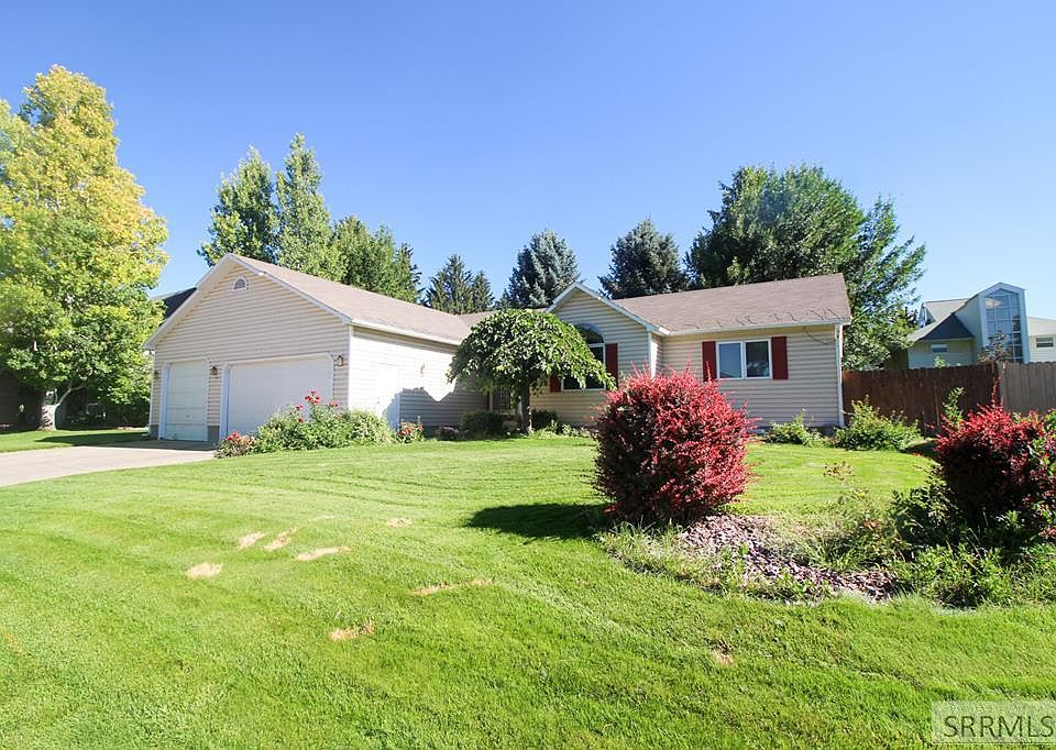 1st image of 2903 Bluebird Ln