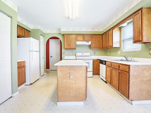 4th image of 7572 Braeburn Ct