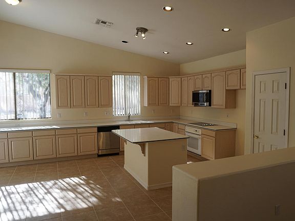 4th image of 6719 W Calle Valerio