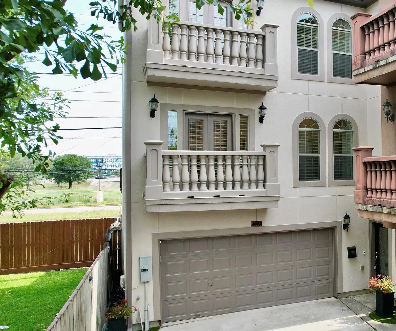 3 bed, 3.5 bath, 3166 sqft, $4,250 — Photo 1
