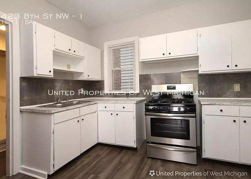 1st image of 419 8th St NW